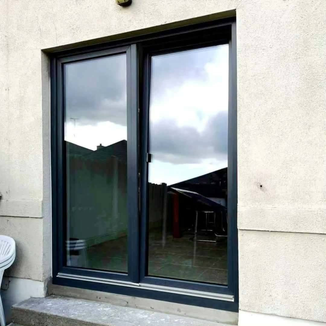 Ușă franceză cu 2 panouri spre terasă